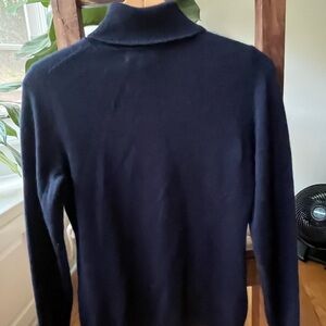 Women’s Cashmere Navy Turtlwneck Sweater